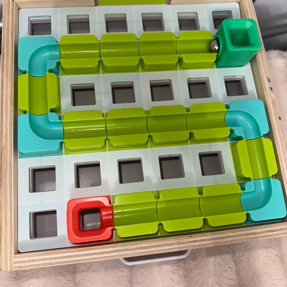 Lovevery Path Builder Marble Maze - Picture 1 of 5